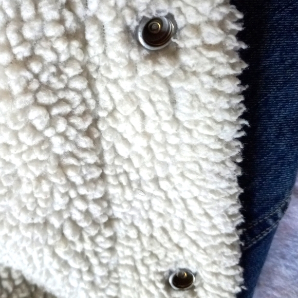 Levi's Sherpa Lined Blue Jean Jacket - Picture 15 of 16